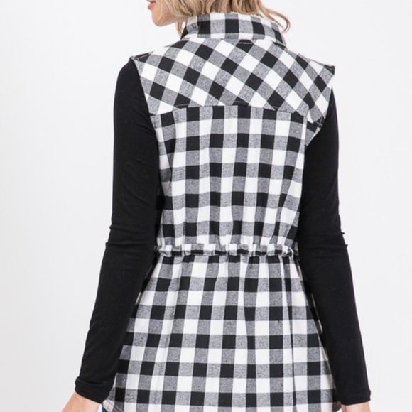 New Black & White Buffalo Check Sherpa Lined Vest - Picture 7 of 8